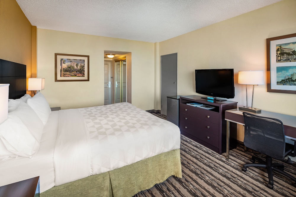 Holiday Inn Port of Miami Downtown Hotel - photo 12