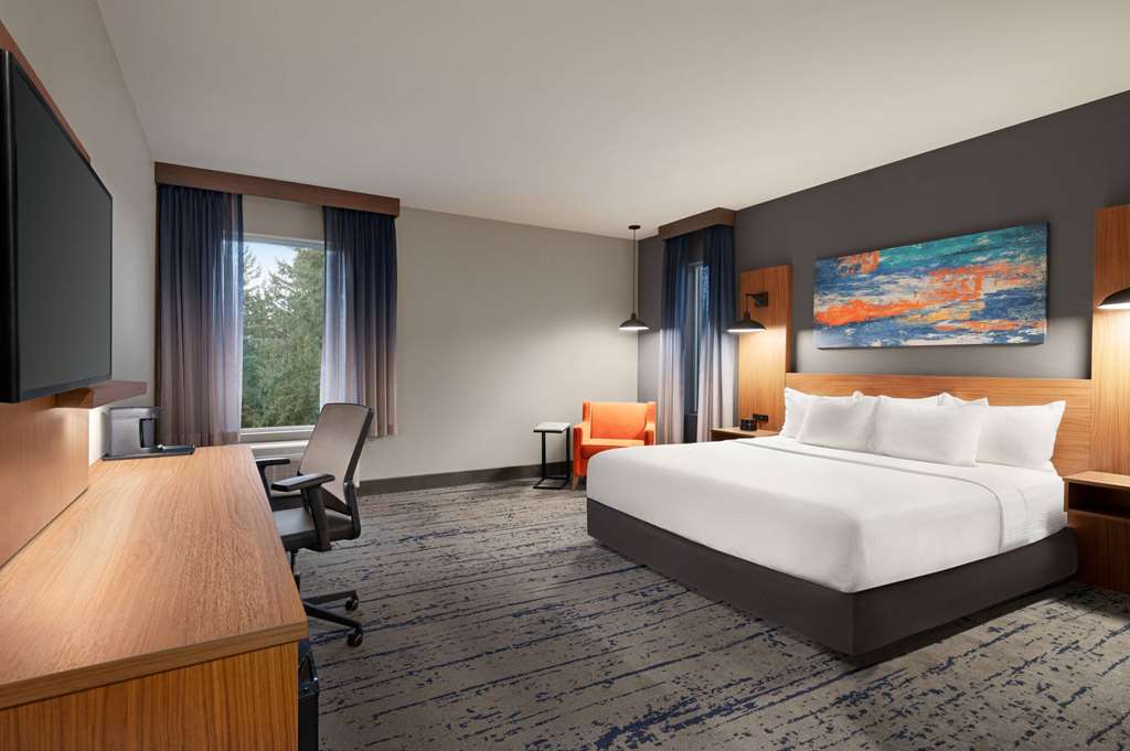 La Quinta Inn & Suites by Wyndham Marysville - photo 16