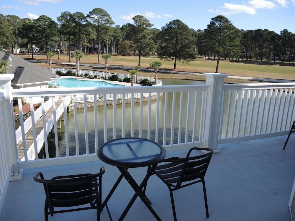 Golf Resort Villa 2607 with Family Friendly Outdoor Pools Onsite by RedAwning - photo 37