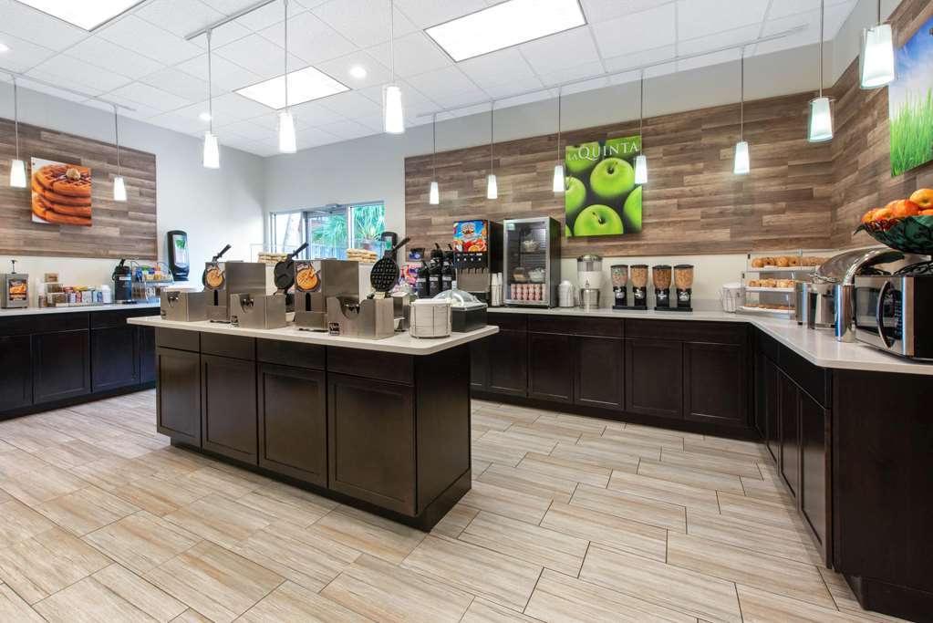La Quinta Inn by Wyndham Clearwater Central - photo 25