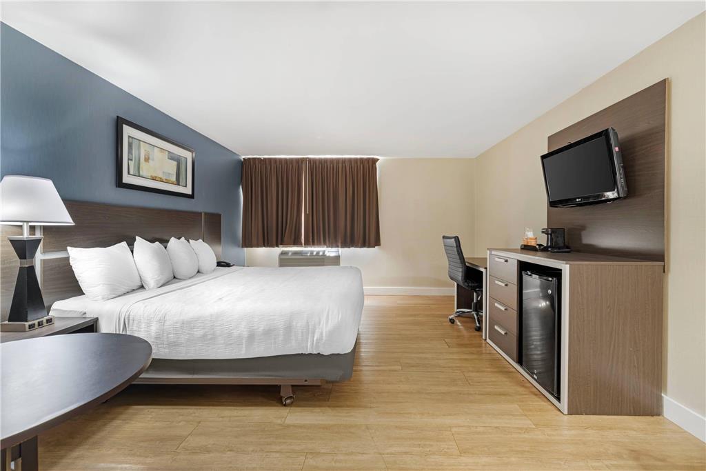 Quality Inn Niagara Falls Blvd - photo 12