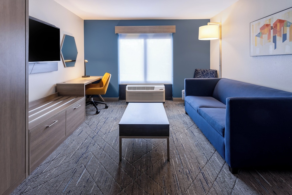 Holiday Inn Express & Suites Flowood by IHG - photo 17