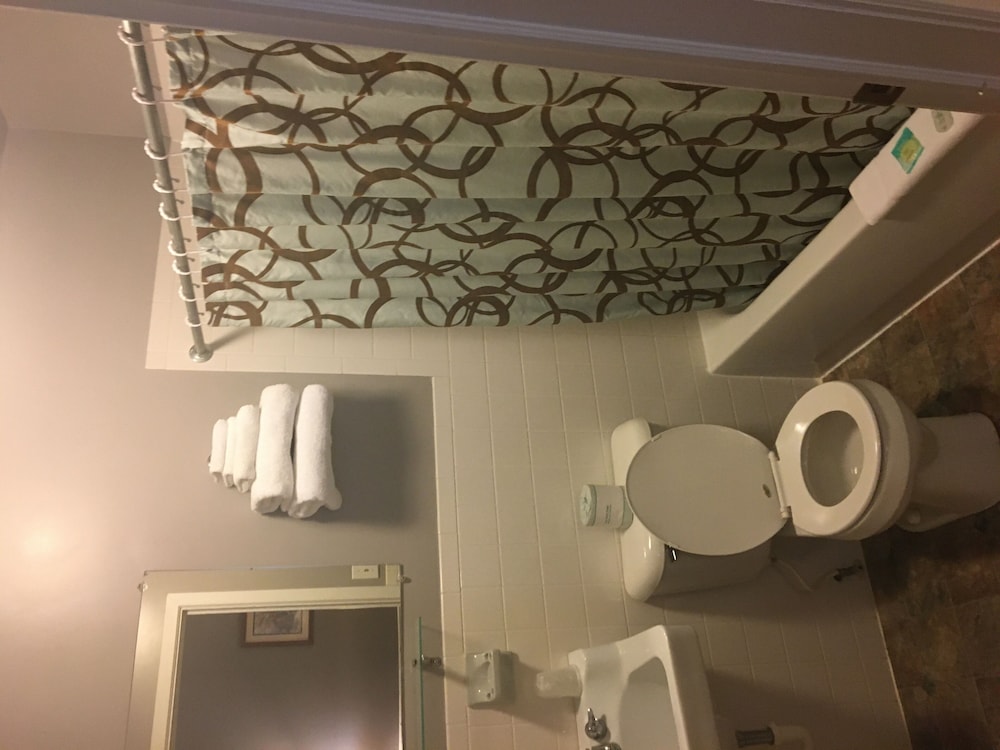Harbor Beach Inn - photo 14