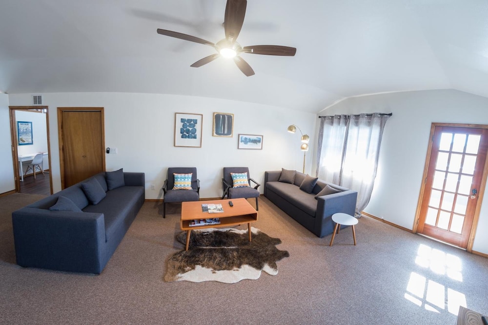 Monarch Motel - photo 26