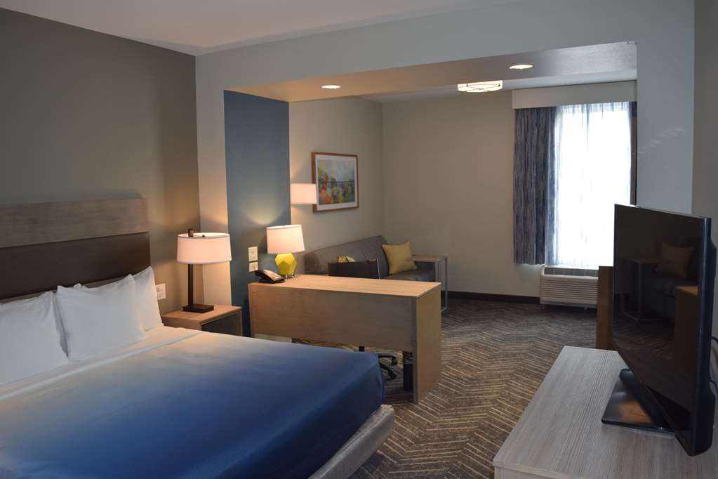 La Quinta Inn & Suites by Wyndham Middletown Goshen - photo 14
