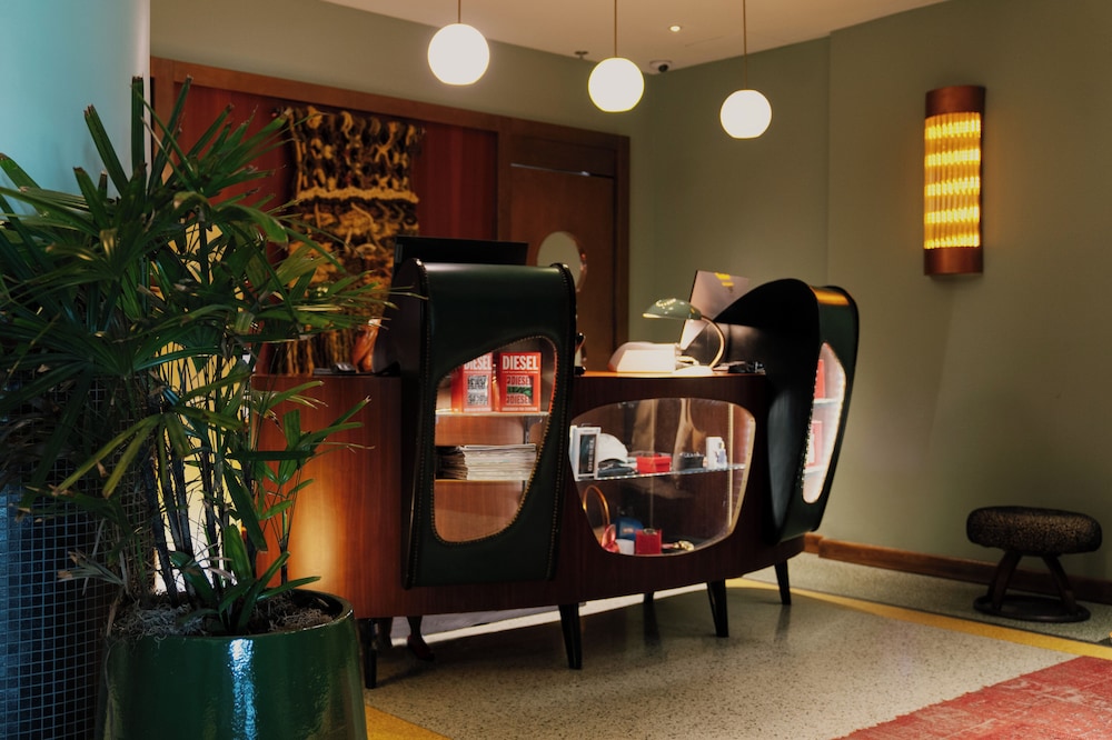 Pelican Hotel - photo 2