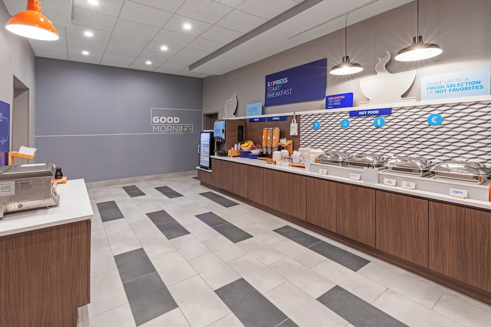 Holiday Inn Express & Suites Senatobia I 55 by IHG - photo 38