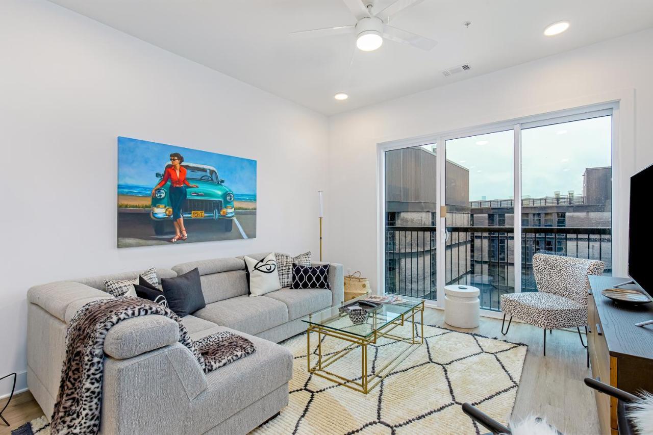 Jolene on Main 406 in Nashville, United States