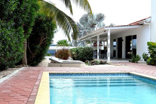 Curoyal in Willemstad, CURAÇAO