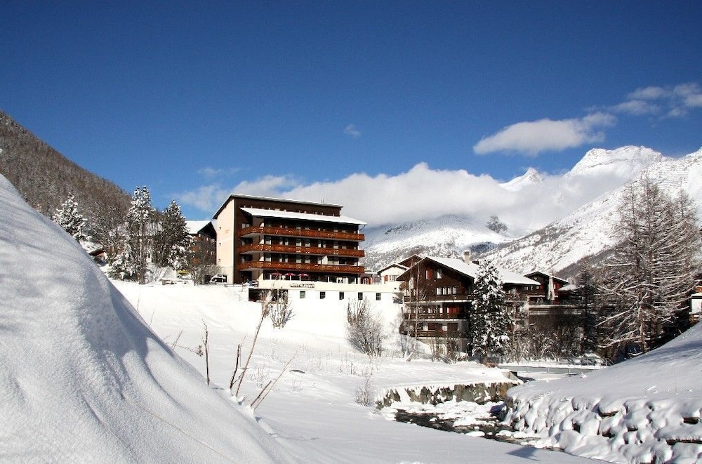 Hotel Bristol — hotel in Saas-Fee