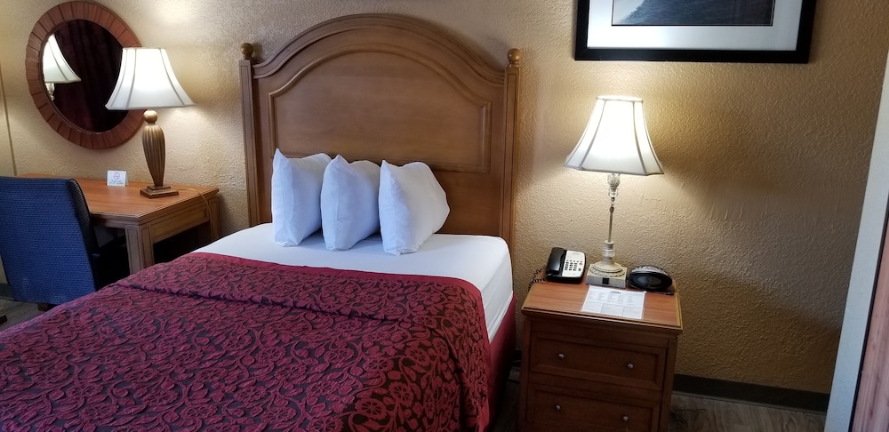 Days Inn by Wyndham Orlando Downtown - photo 5