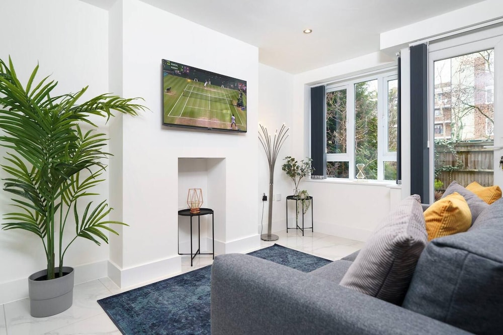 Boutique Flat near O2 & Excel — 4-Star Luxury Hotel in London, United Kingdom