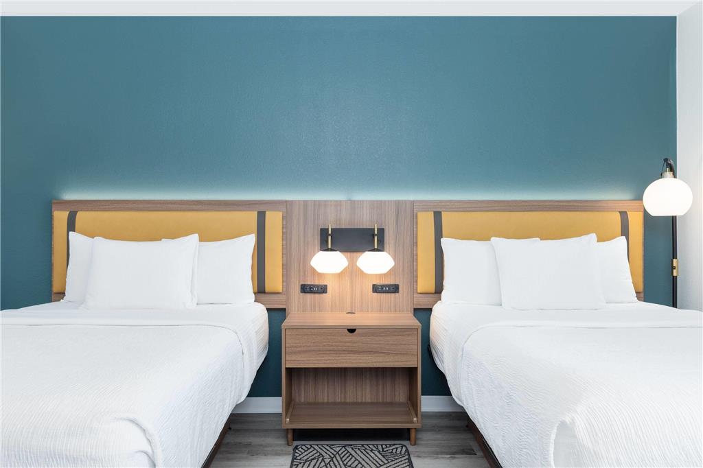 La Quinta Inn & Suites by Wyndham Sherman - photo 31