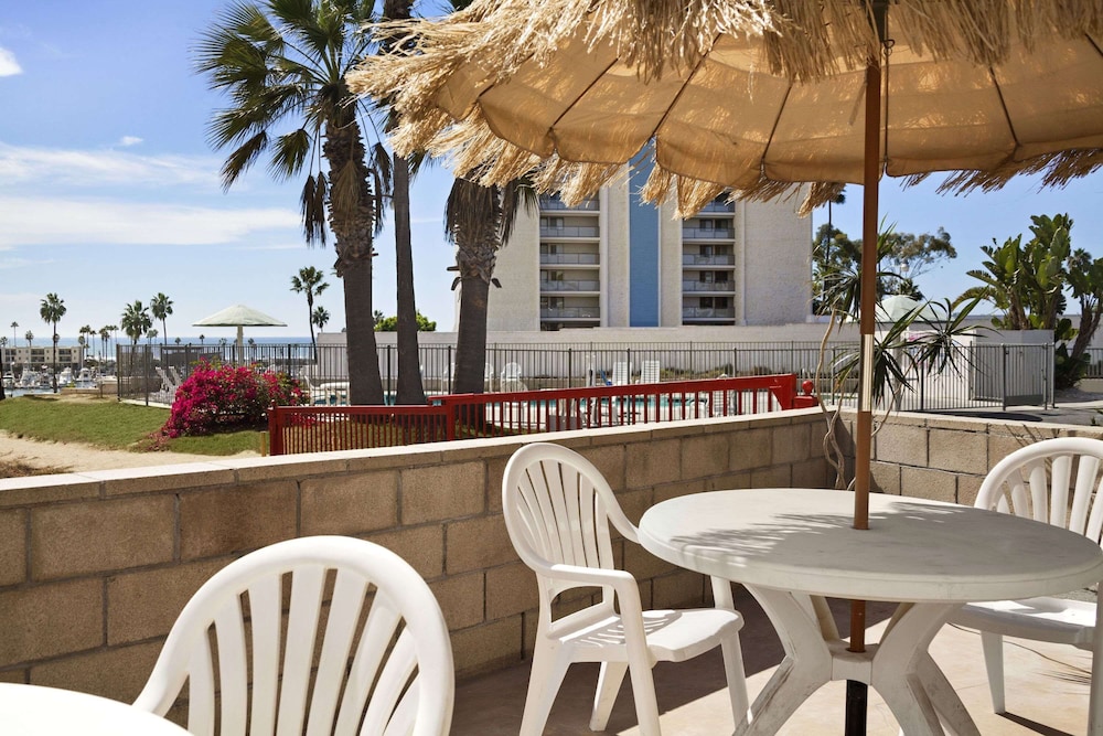 Days Inn by Wyndham Oceanside - photo 34