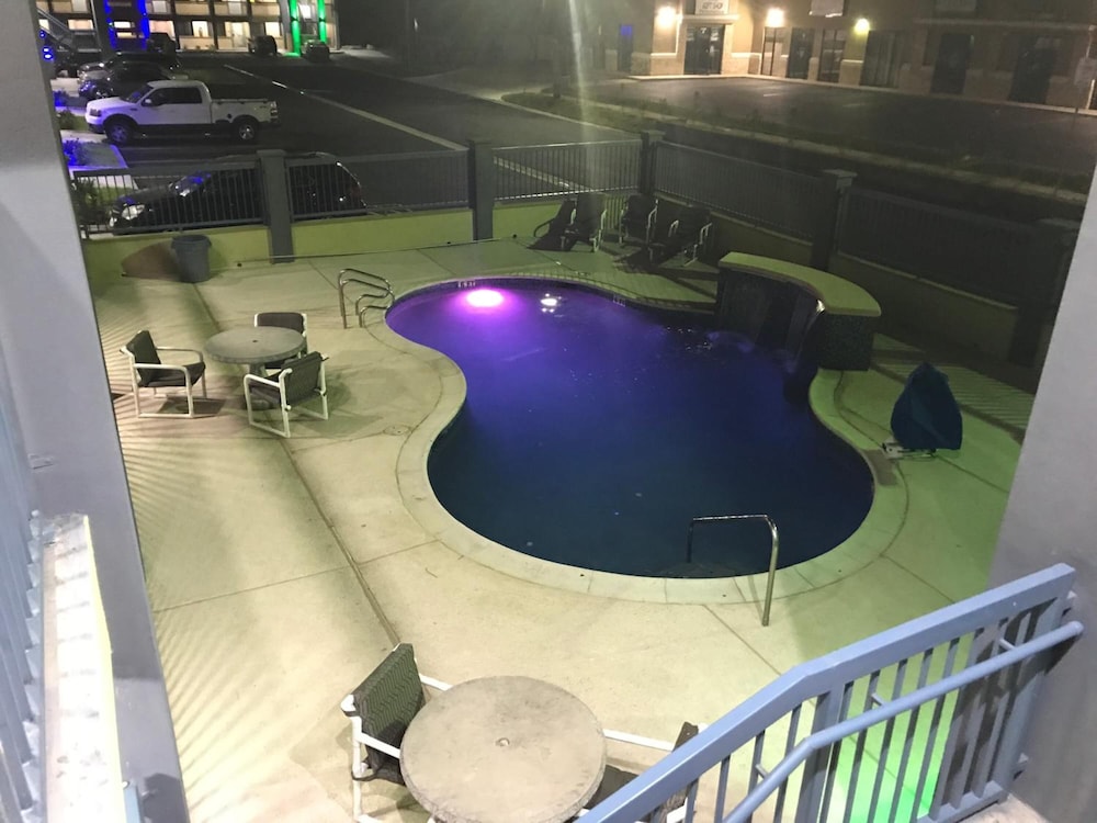 Texas Inn Airport McAllen - photo 30