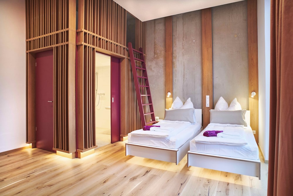 Studio Feuerfest - carbon neutral hotel in Hamburg