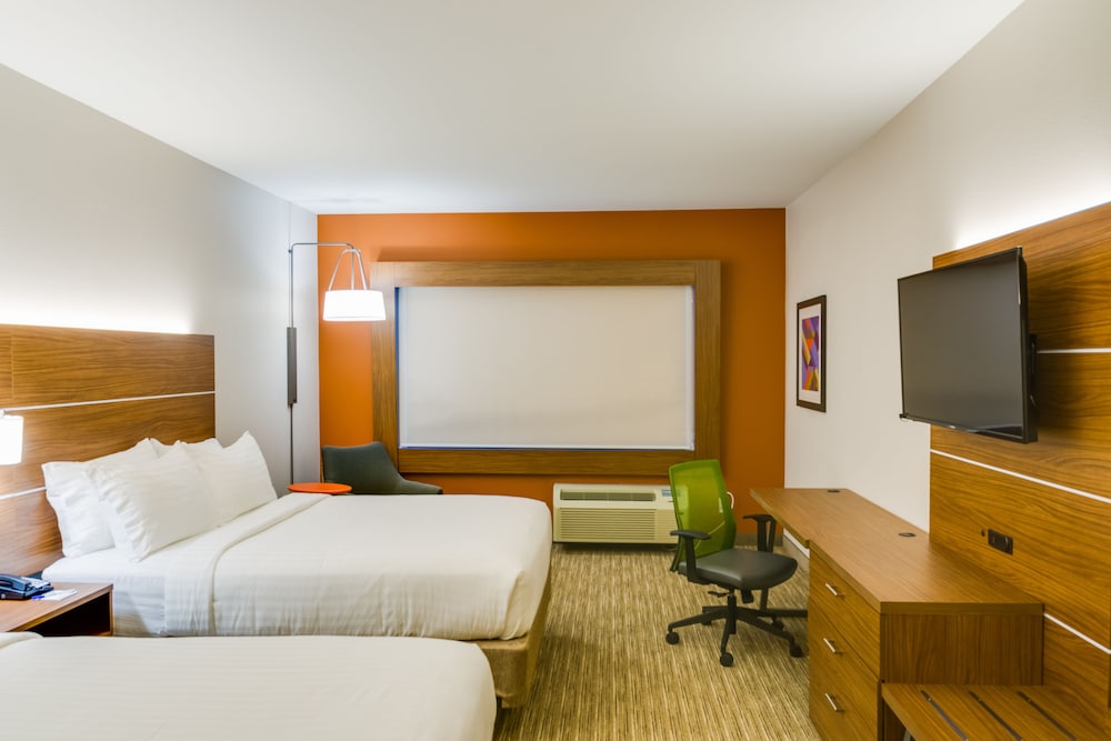 Holiday Inn Express & Suites Russellville by IHG - photo 2