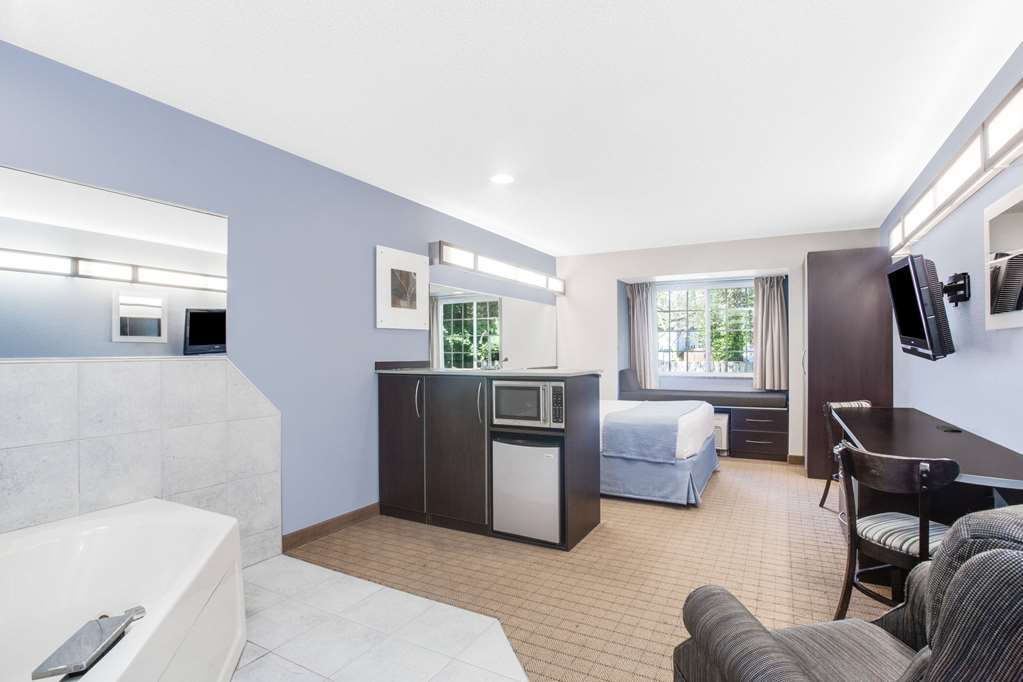 Microtel Inn & Suites by Wyndham Bath - photo 13