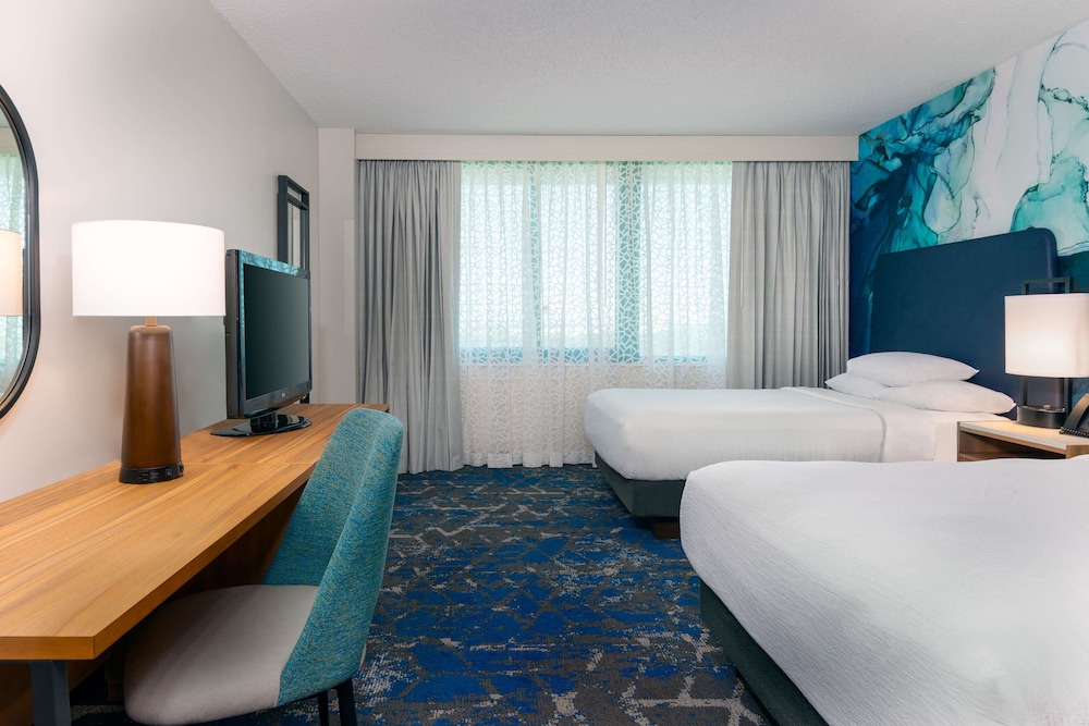 Embassy Suites by Hilton Tampa USF Near Busch Gardens - photo 14
