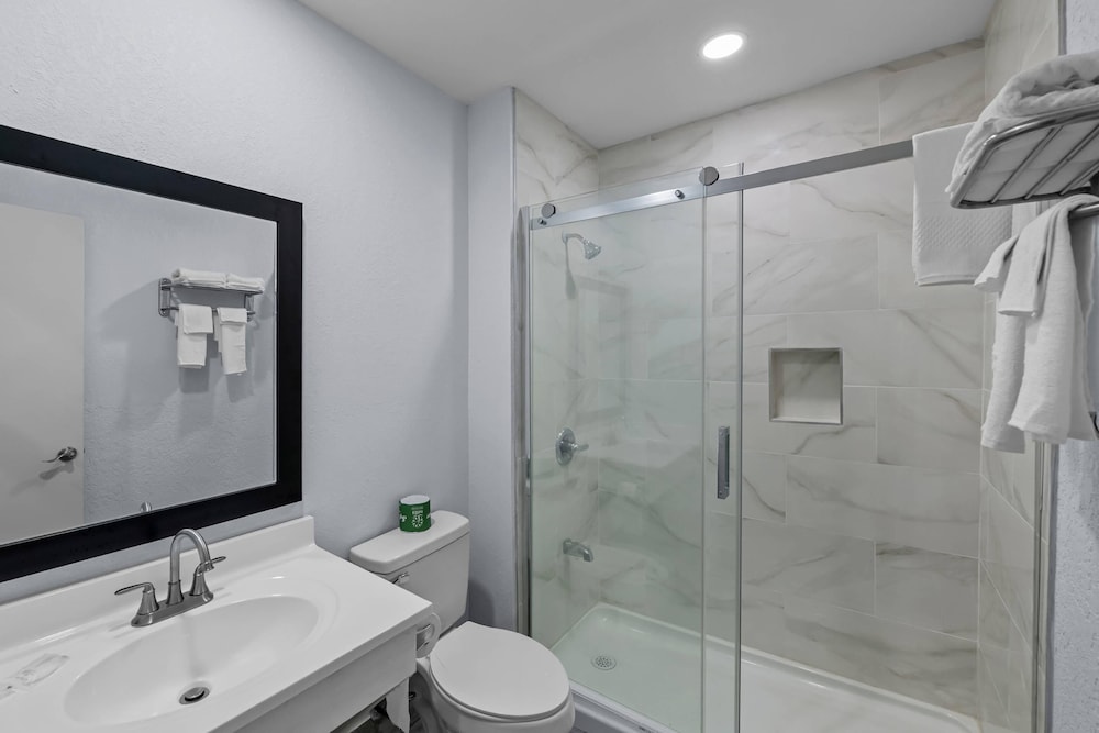 Suburban Studios Newport News Hampton - photo 26