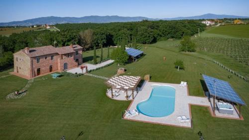Boschi Salviati — 4-Star Luxury Hotel in Marciano Della Chiana, Italy
