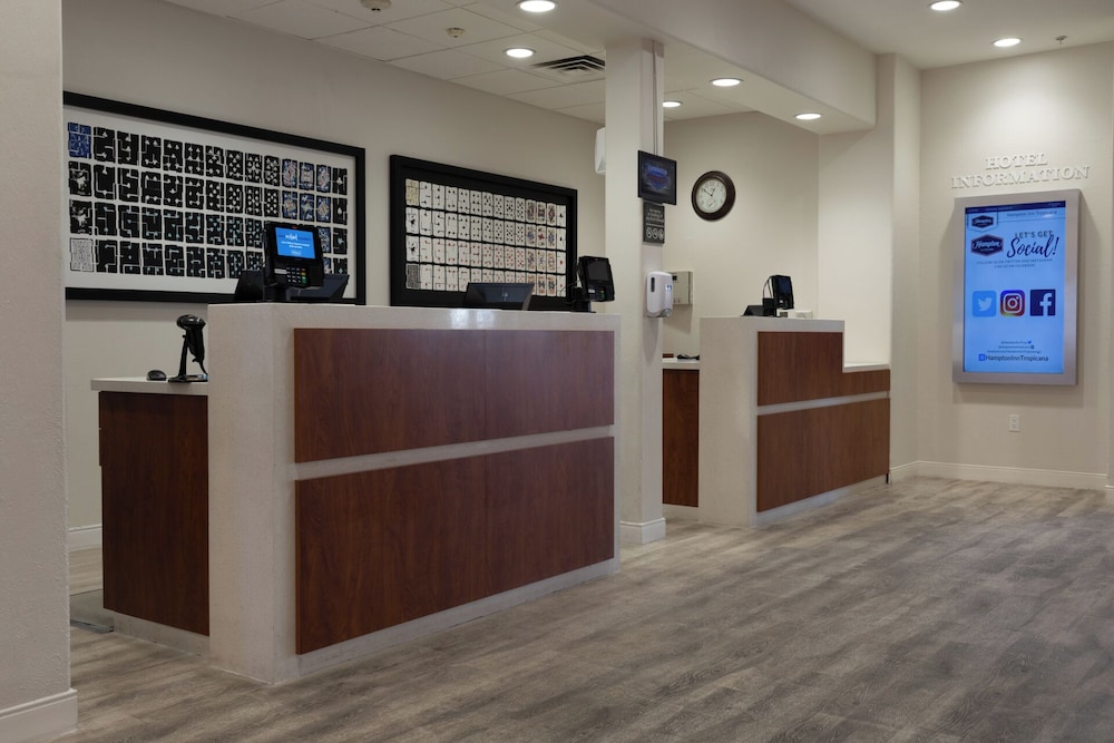 Hampton Inn Tropicana - photo 5