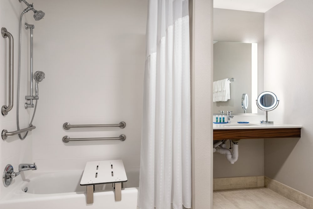 Holiday Inn Express & Suites West Des Moines Jordan Creek by IHG - photo 17