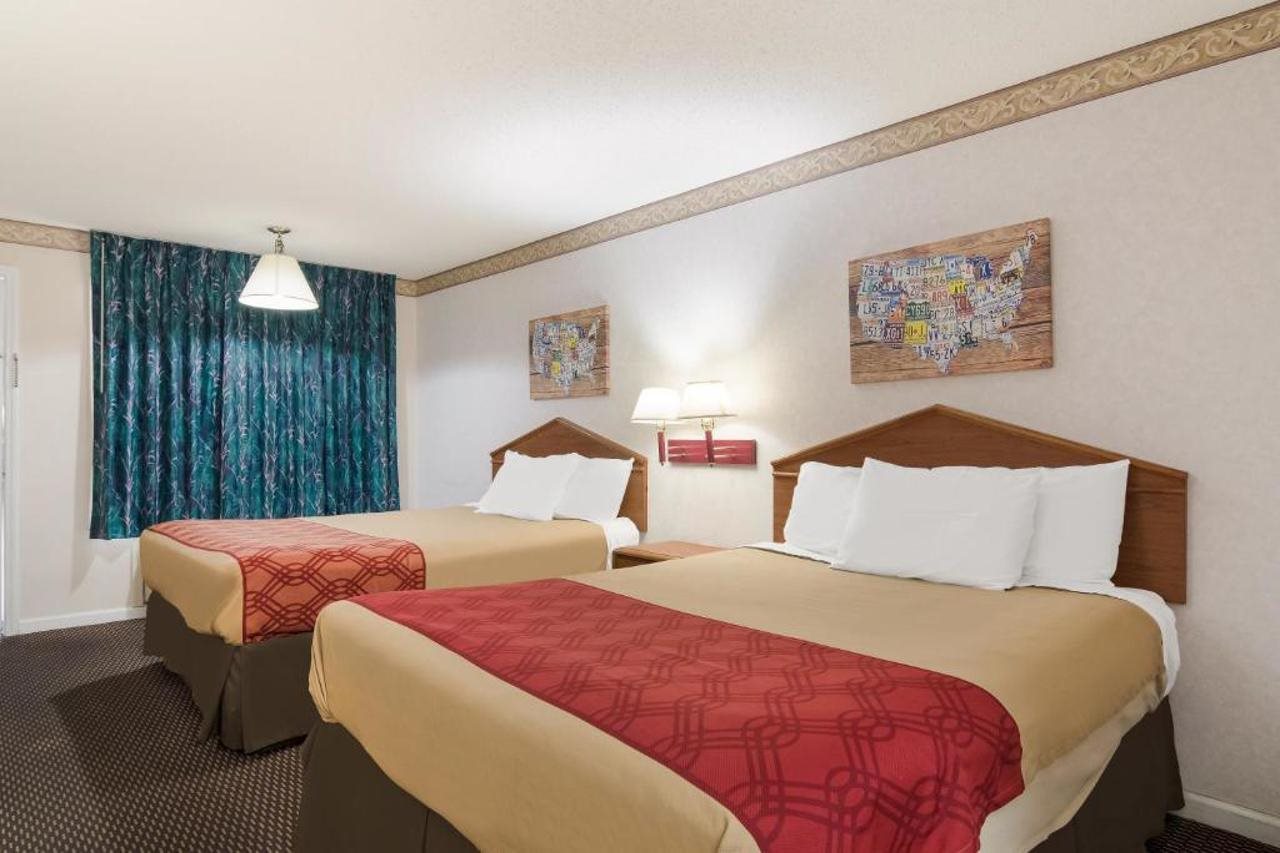 Econo Lodge Calhoun North Damascus - photo 15
