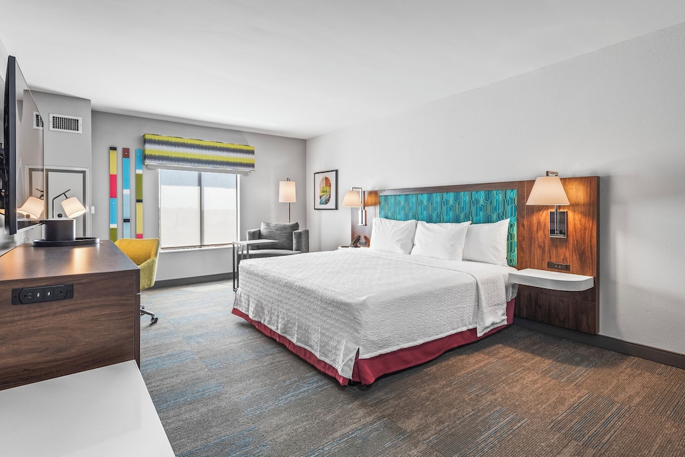 Hampton Inn Columbus North - photo 16