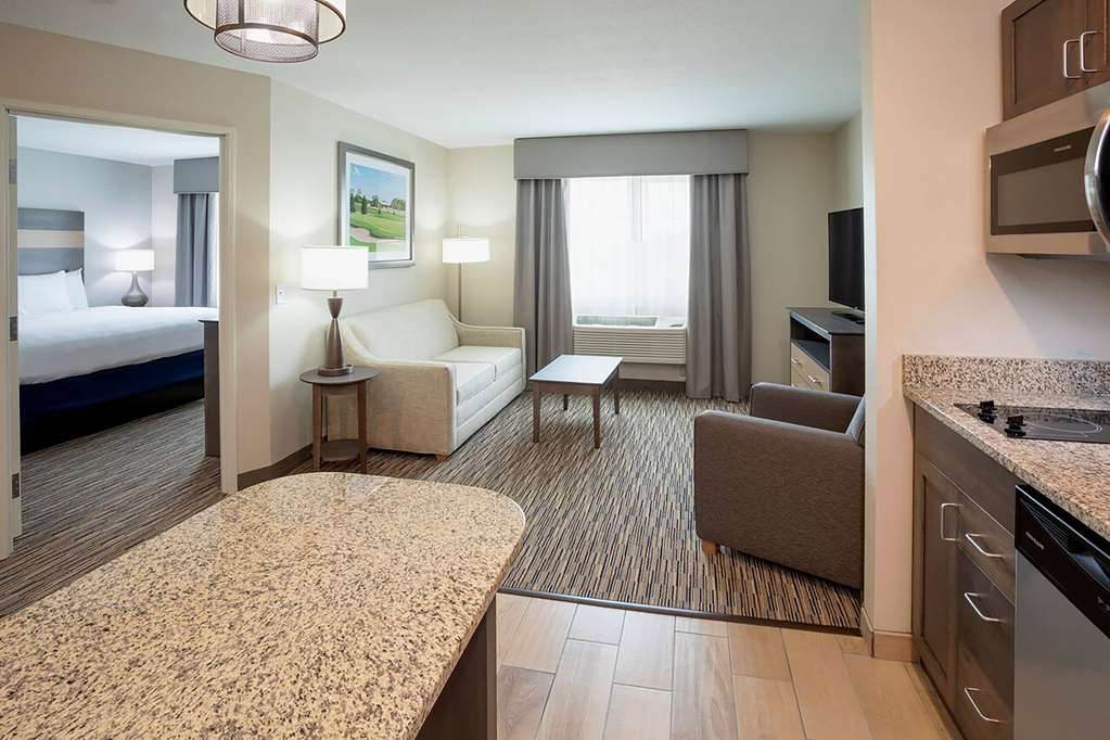 Little Crow Hotel & Conference Trademark by Wyndham - photo 11