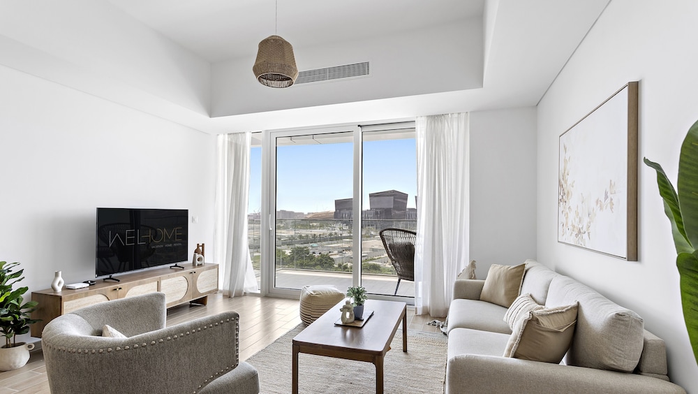 WelHome Urban Tranquil Retreat In The Heart of Yas Island — 4-Star Luxury Hotel in Abu Dhabi, United Arab Emirates