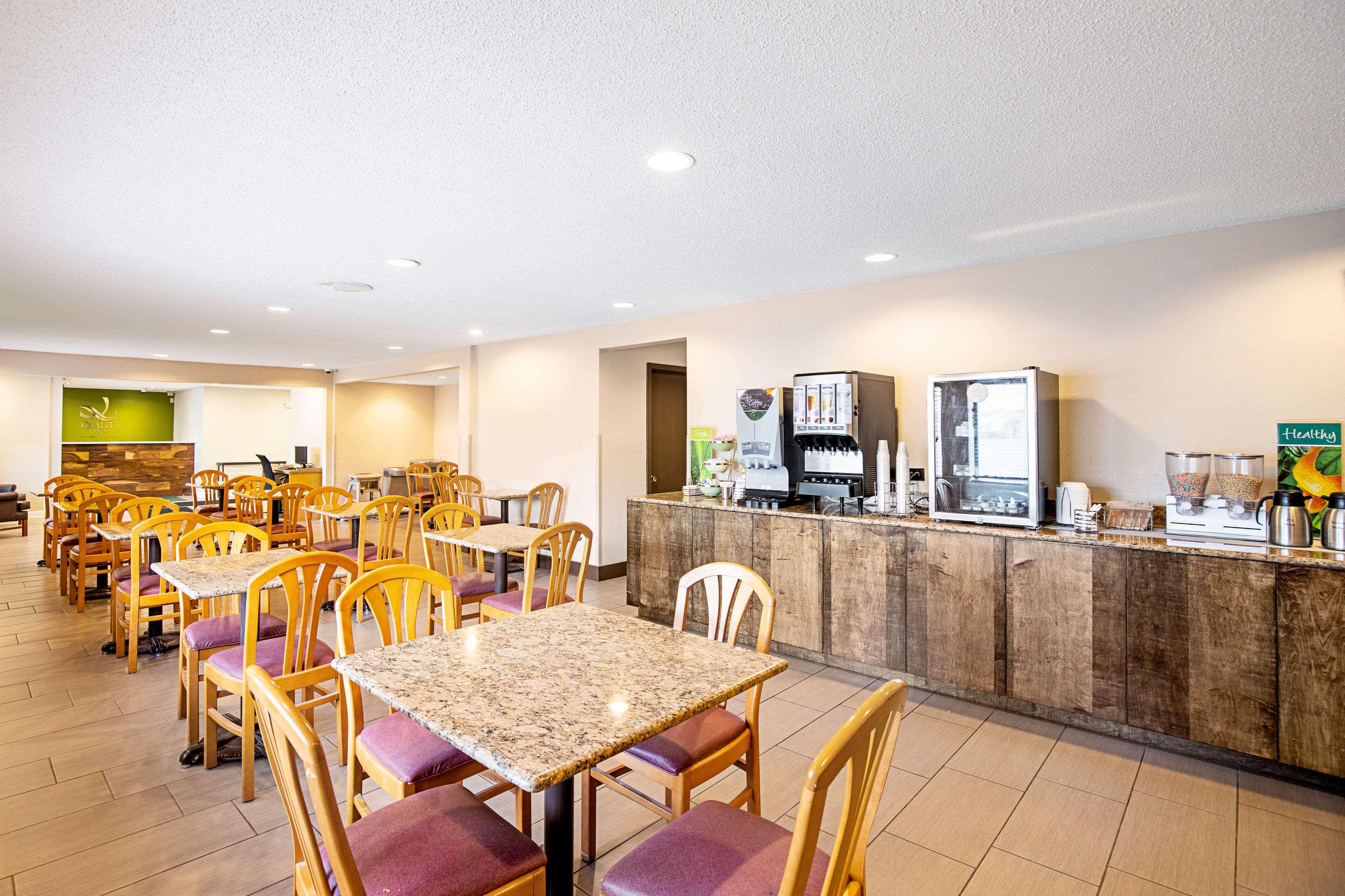 La Quinta Inn Milwaukee Northwest