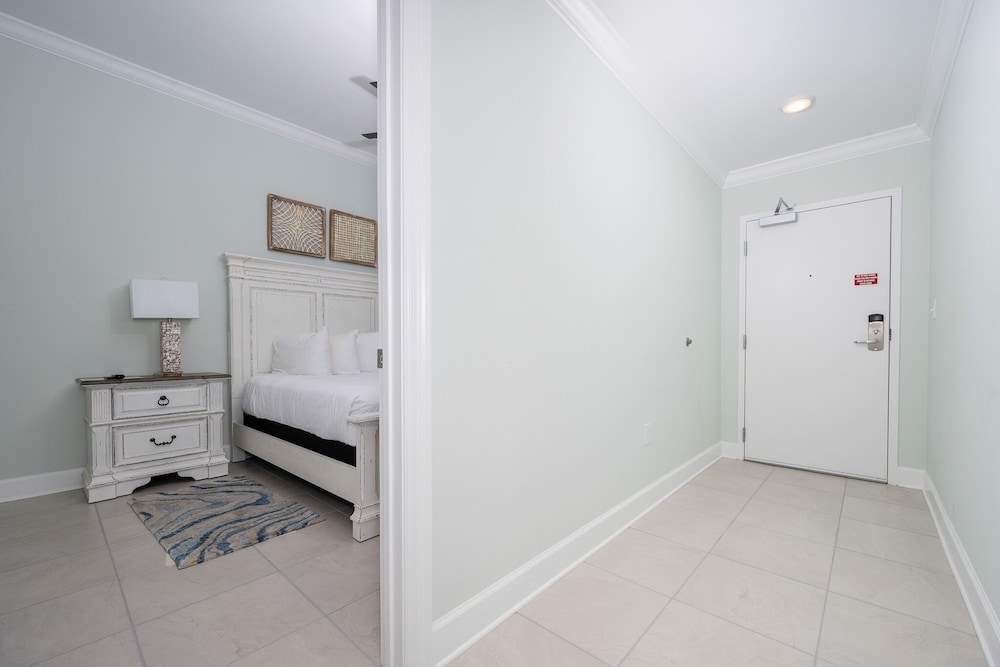 Phoenix Gulf Towers 2206 2 Bedroom Condo - photo 9