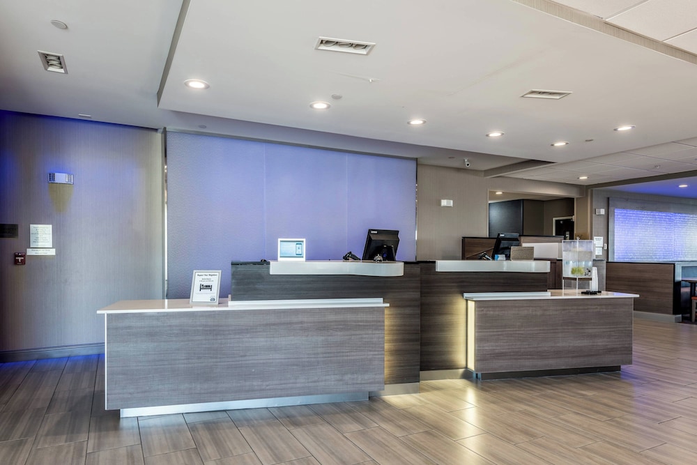 Fairfield Inn & Suites by Marriott St. Joseph Stevensville - photo 3