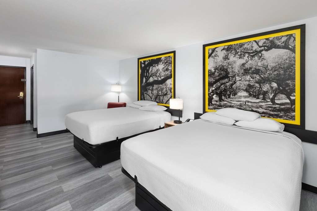 Super 8 by Wyndham Alexandria LA - photo 18
