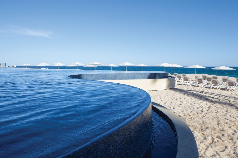Infinity pool