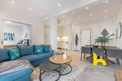 Upscale Central Apt Patio Near Hospitals & Metro — 4-Star Luxury Hotel in Athens, Greece