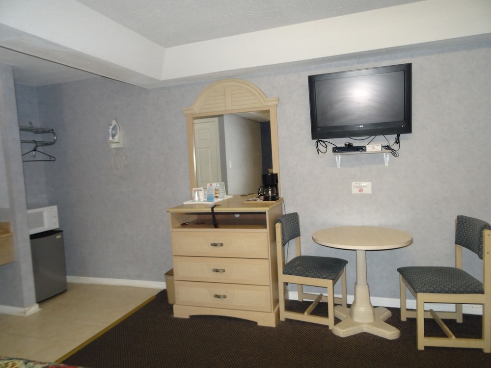 Village Inn and Suites - photo 13