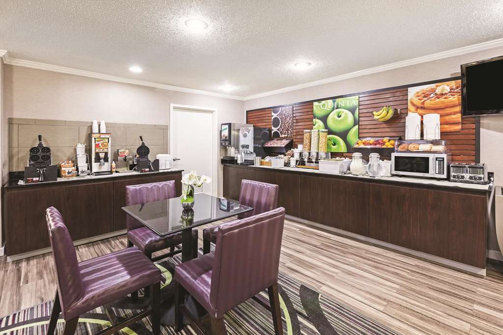 La Quinta Inn & Suites by Wyndham N Little Rock McCain Mall - photo 36