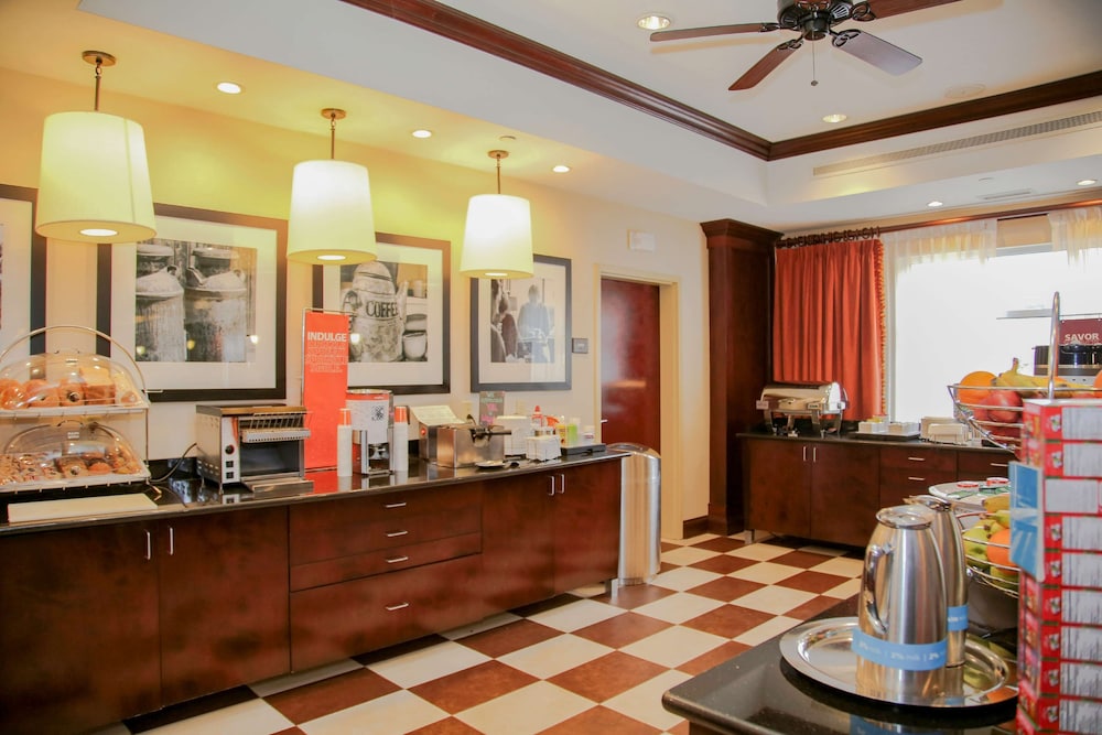 Hampton Inn Matamoras Milford - photo 27