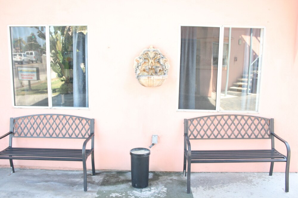 Bay Inn and Suites at Seaworld - photo 37