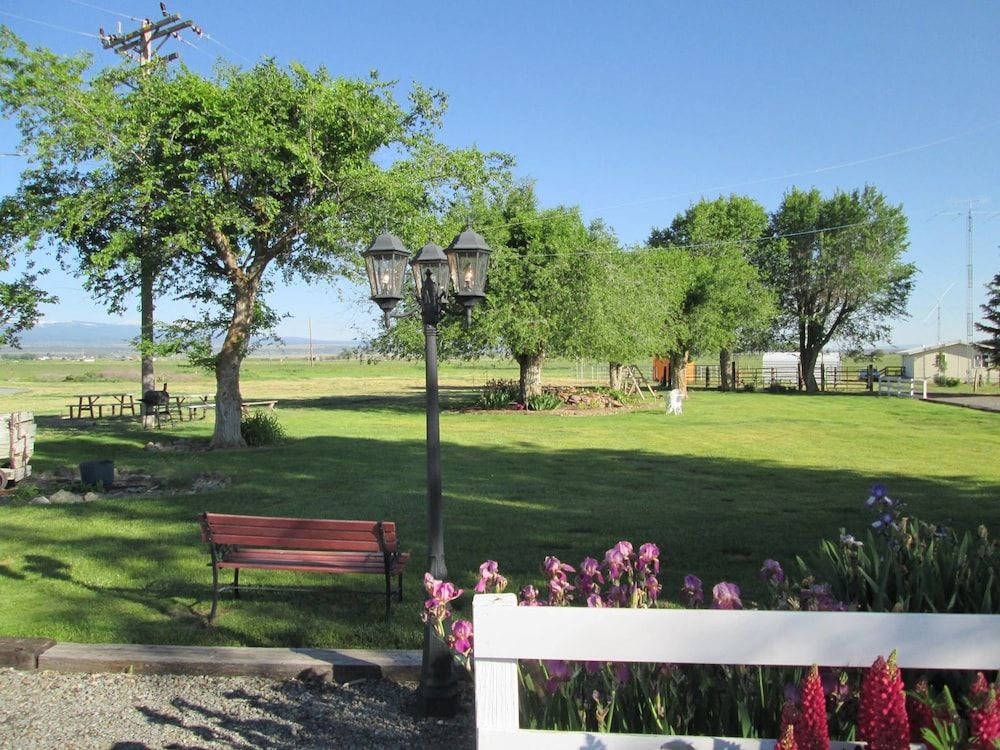 Rim Rock Motel - photo 3