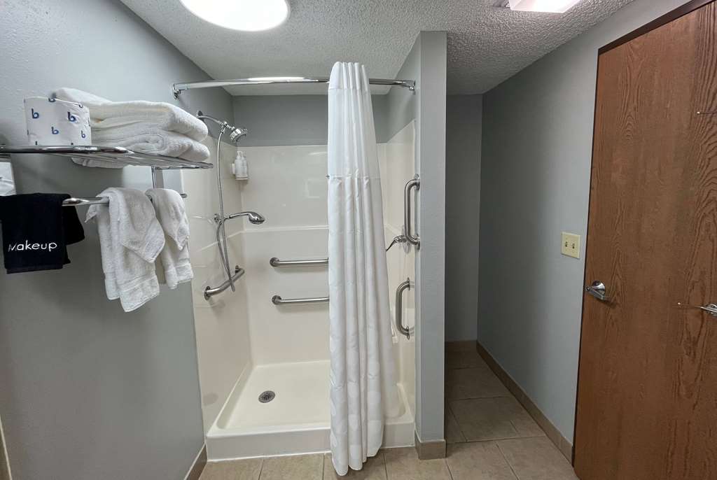 Super 8 by Wyndham Emporia - photo 24