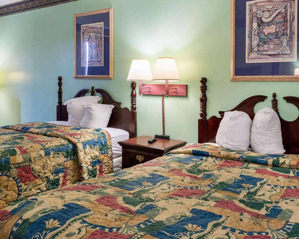Econo Lodge Hopewell Near Fort Lee I 295 - photo 15