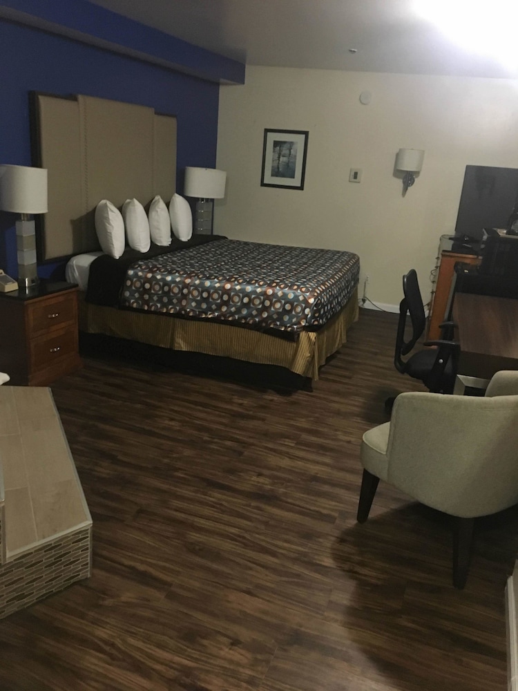 California Inn and Suites Bakersfield - photo 23