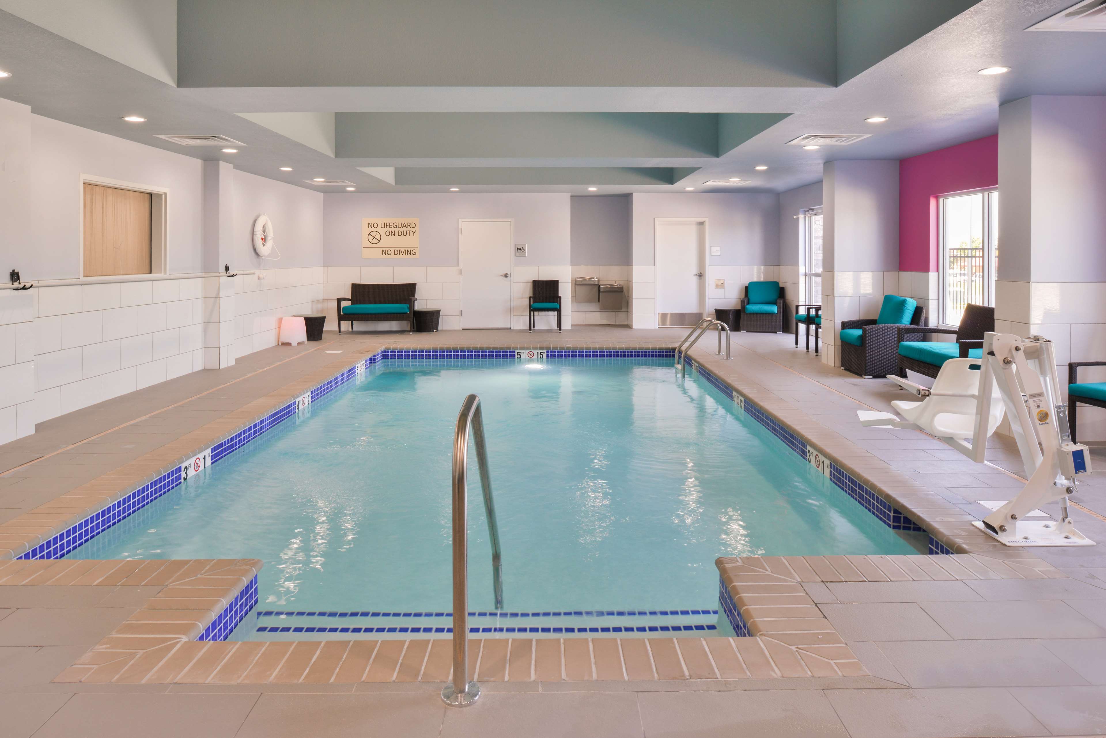 Hampton Inn Emporia - photo 14