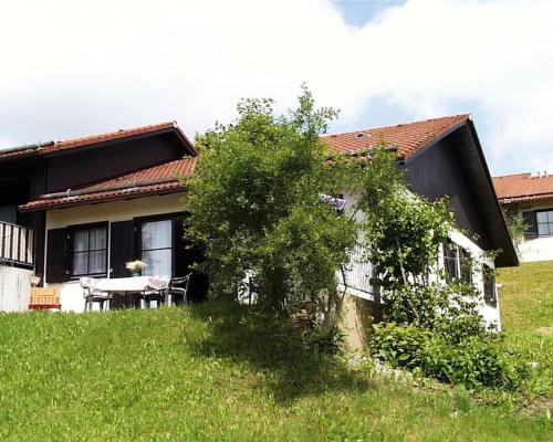 Ferienhaus Nr 114 Kategorie Komfort Feriendorf Hochbergle Allgäu — hotel in Lechbruck