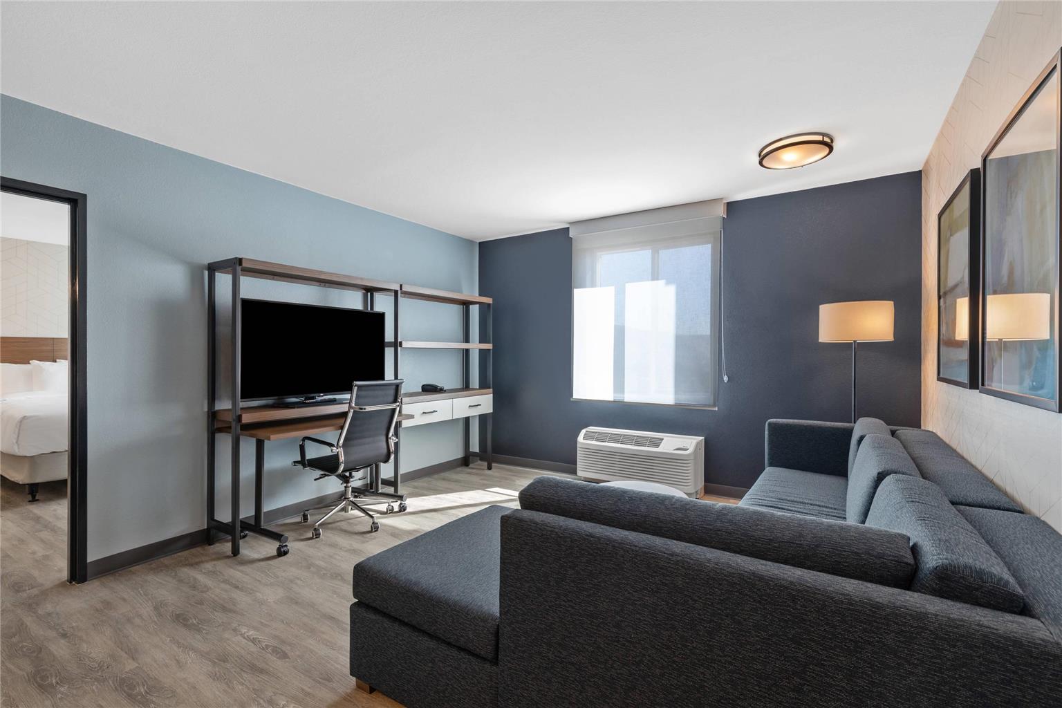 Everhome Suites Corona - photo 28