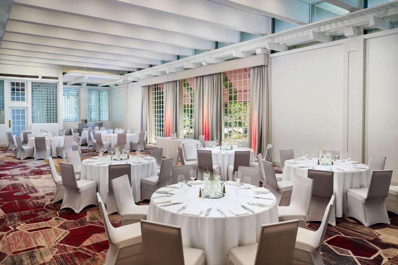 Hilton Oakland Airport - photo 3