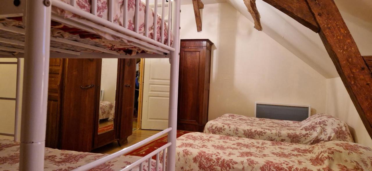 Gite de Groupe du Chateau de la Meziere — 4-Star Luxury Hotel in Lunay, France